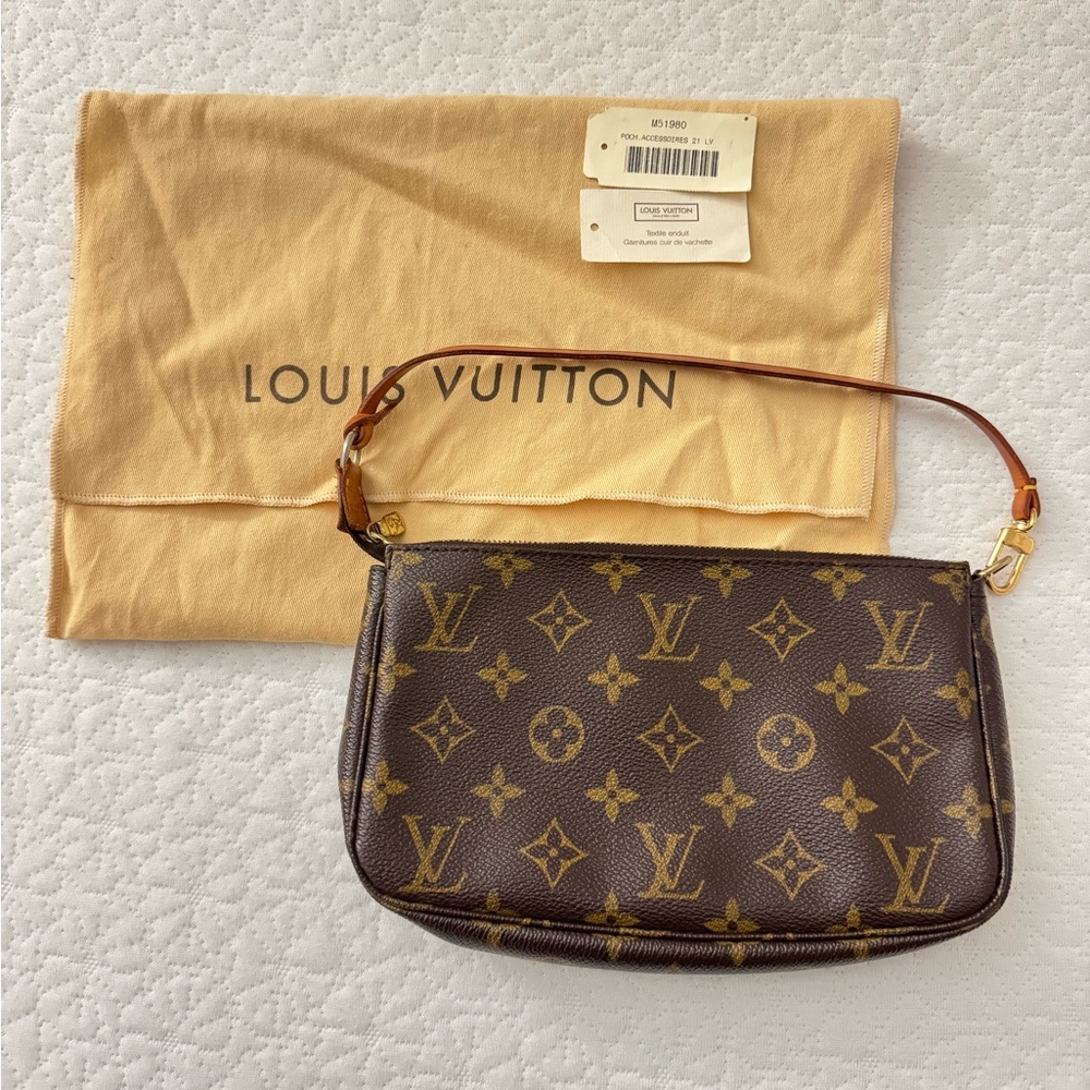Louis Vuitton Pochette